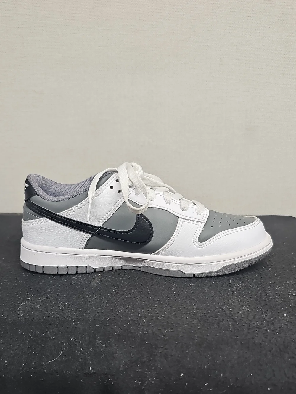 NIKE DUNK LOW SMOKE GREY YOUTH SNEAKERS BFPM-06-086 - Picture 8 of 10